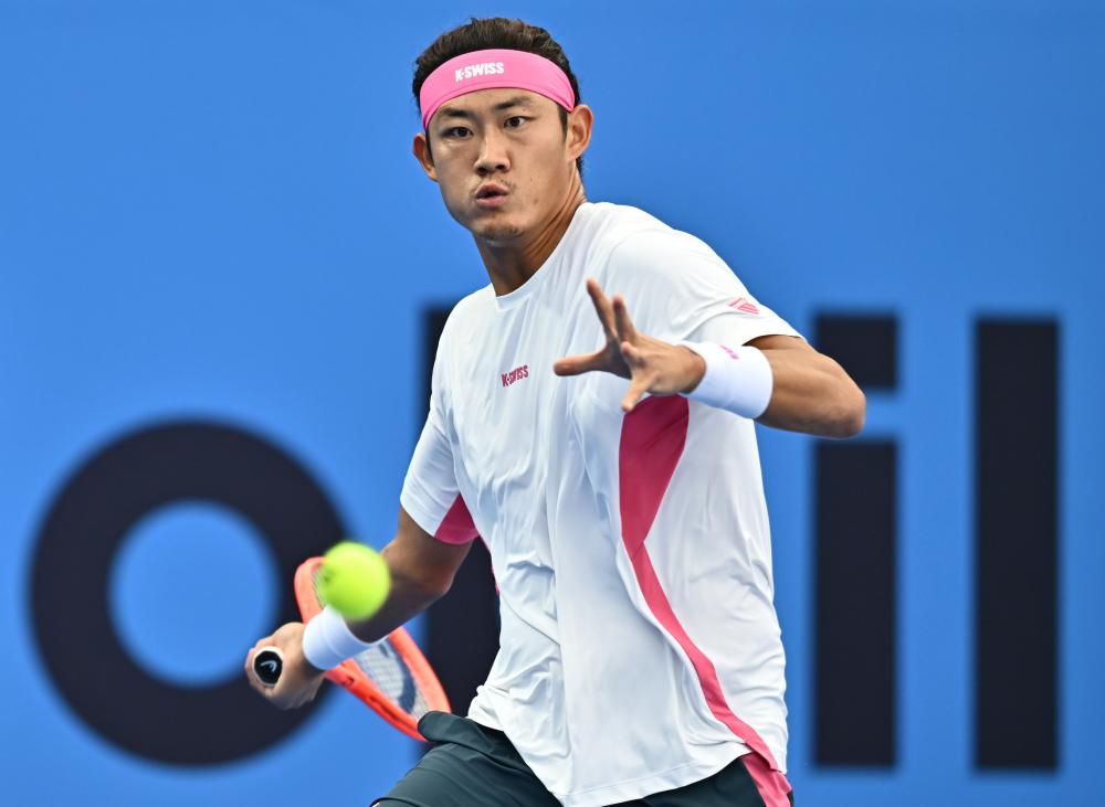 曼联计划在2026年以约7500万英镑签下巴莱巴，但需等待未来转会窗口，且交易需布莱顿同意。