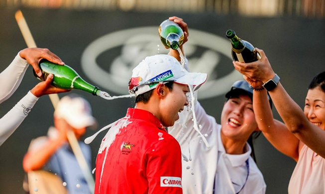 这是中后卫？范德芬长途奔袭神似孙兴慜的普斯卡什奖进球