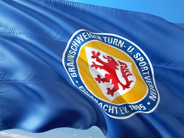 快船官方伤病报告显示保罗今天缺阵，原因是未随队