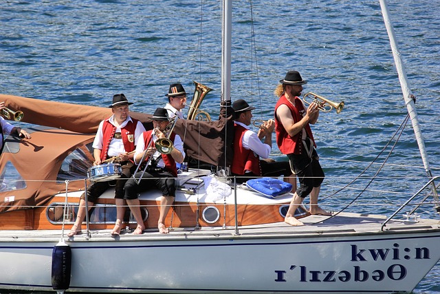 形象通过 形象通过